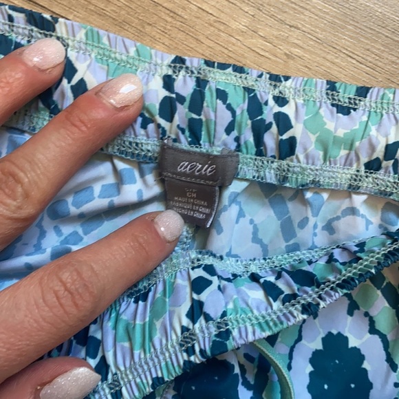 Aerie Short Blue Boho Floral Athletic Size small - Picture 5 of 9